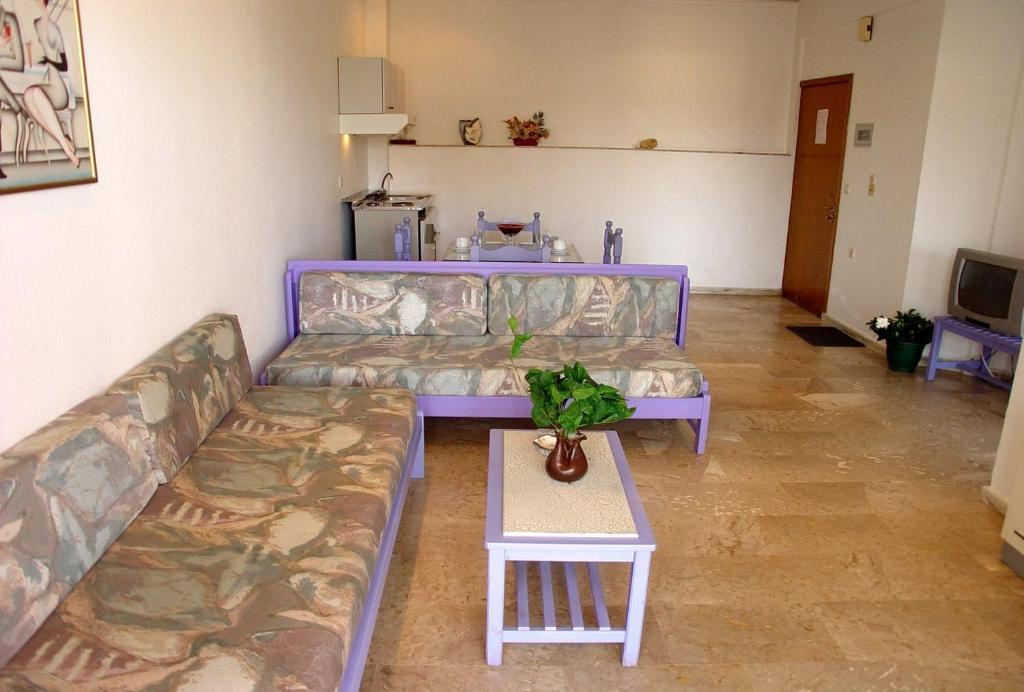 Doreen Suites Kalamaki Chambre photo