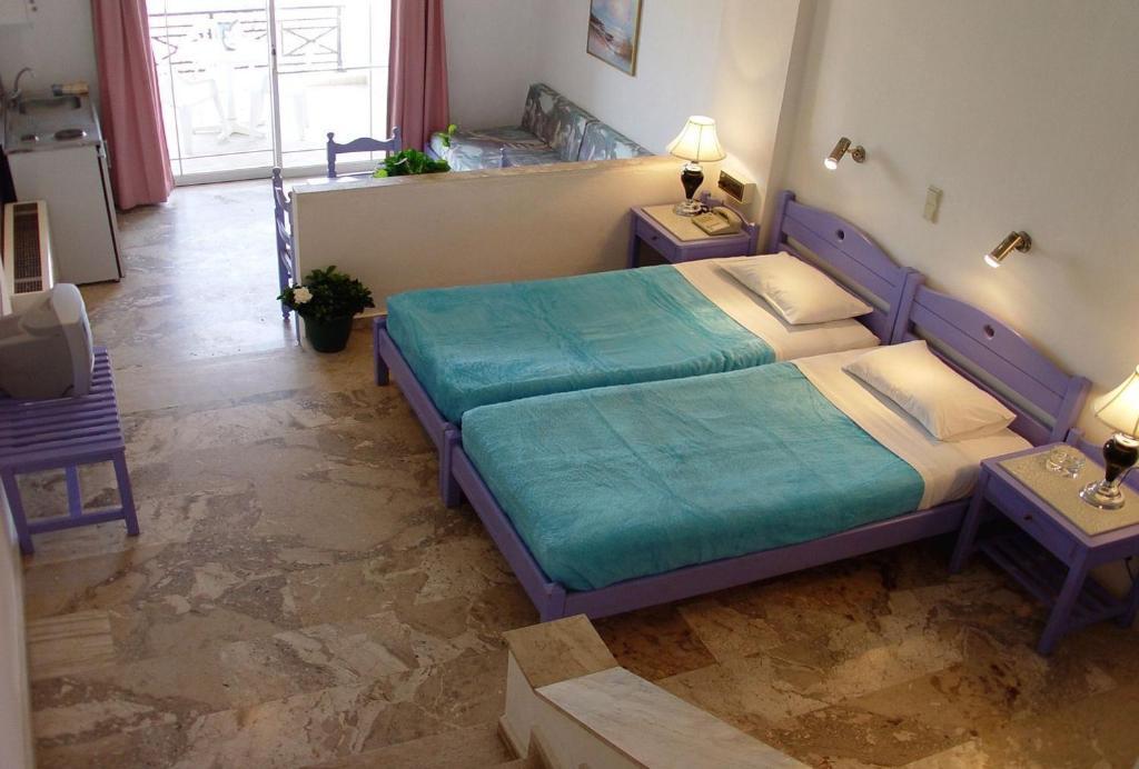 Doreen Suites Kalamaki Chambre photo